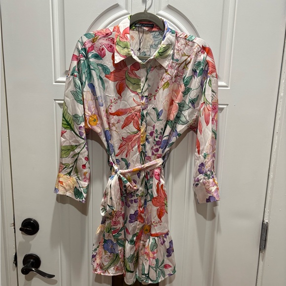 Zara Dresses & Skirts - Zara Floral Print Button-Down Tie Waist Satin Dress Size M Multicolor
